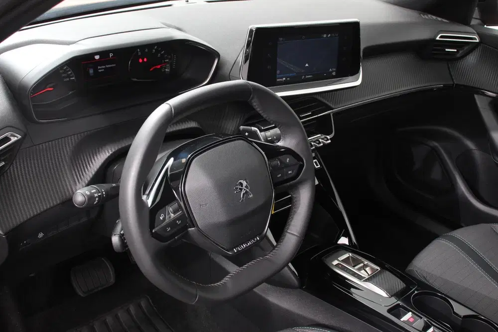 Peugeot 2008 1.2 PureTech 130pk Automaat Allure Navigat uit 2023, foto 9