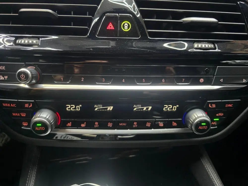 BMW 5-serie 530e Business Edition M-Sport Plus HUD Nav uit 2023, foto 11