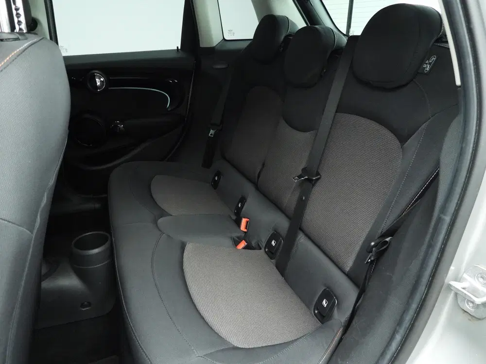 Mini Cooper Cooper 5-deurs C Automaat uit 2023, foto 8