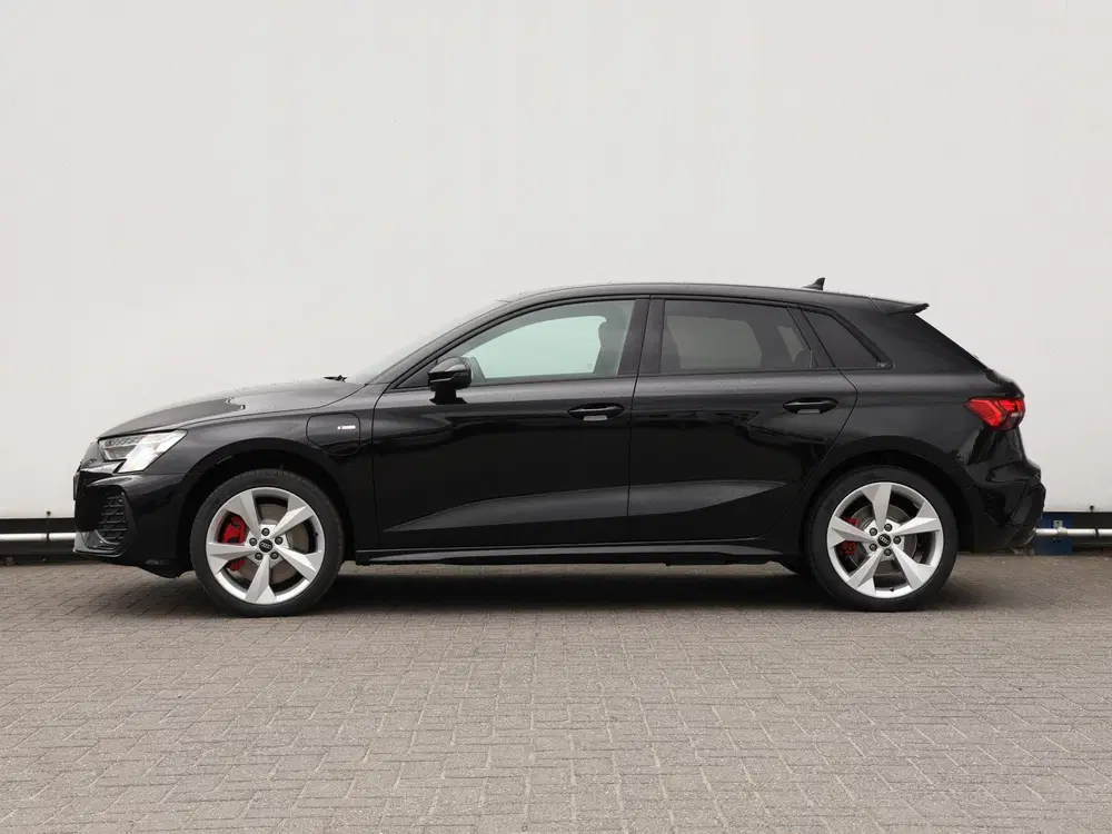 Audi A3 S edition Competition 45 TFSI e 272 PK Sp uit 2025, foto 11