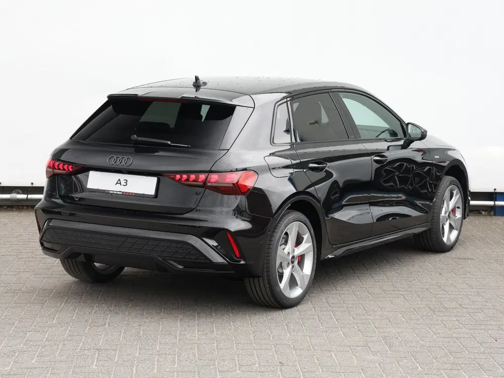 Audi A3 S edition Competition 45 TFSI e 272 PK Sp uit 2025, foto 5