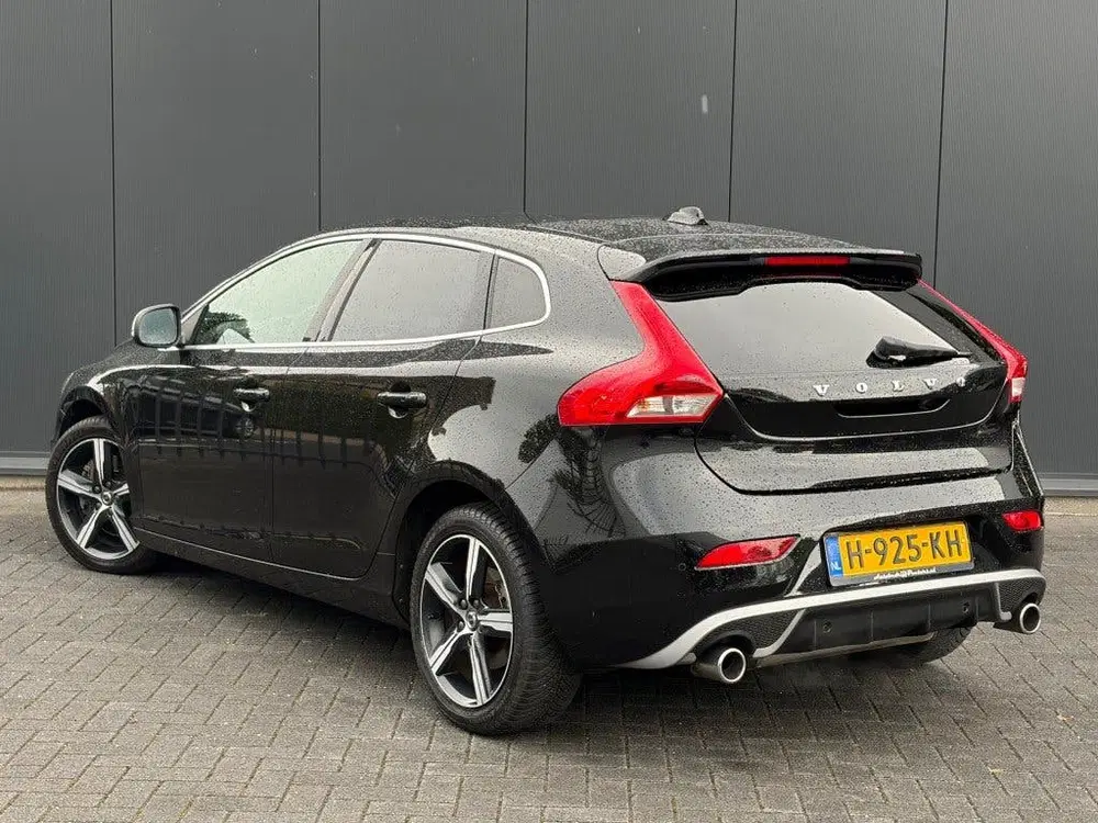 Volvo V40 1.5 T3 R-Design Pano LED Camera H uit 2020, foto 10