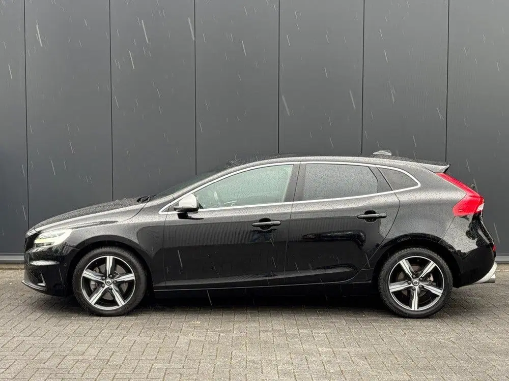 Volvo V40 1.5 T3 R-Design Pano LED Camera H uit 2020, foto 12