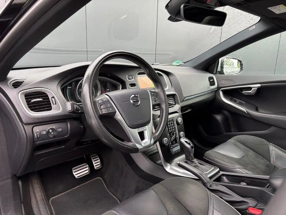 Volvo V40 1.5 T3 R-Design Pano LED Camera H uit 2020, foto 13