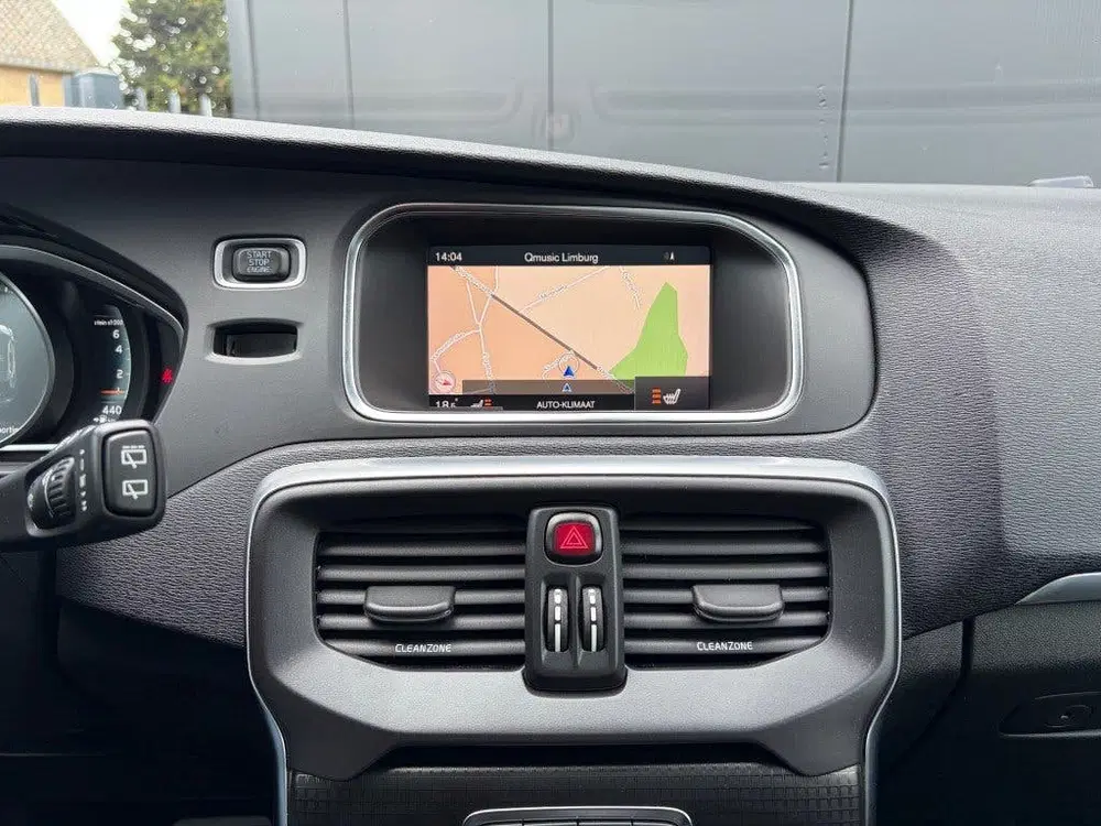 Volvo V40 1.5 T3 R-Design Pano LED Camera H uit 2020, foto 6