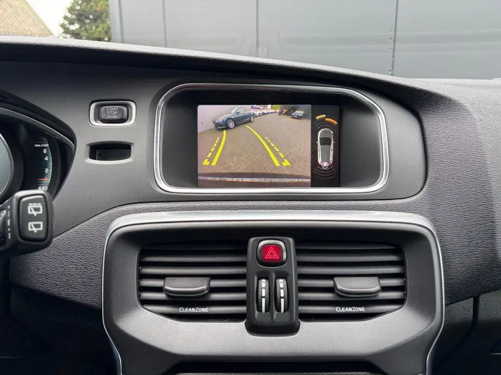 Volvo V40 1.5 T3 R-Design Pano LED Camera H uit 2020, foto 8