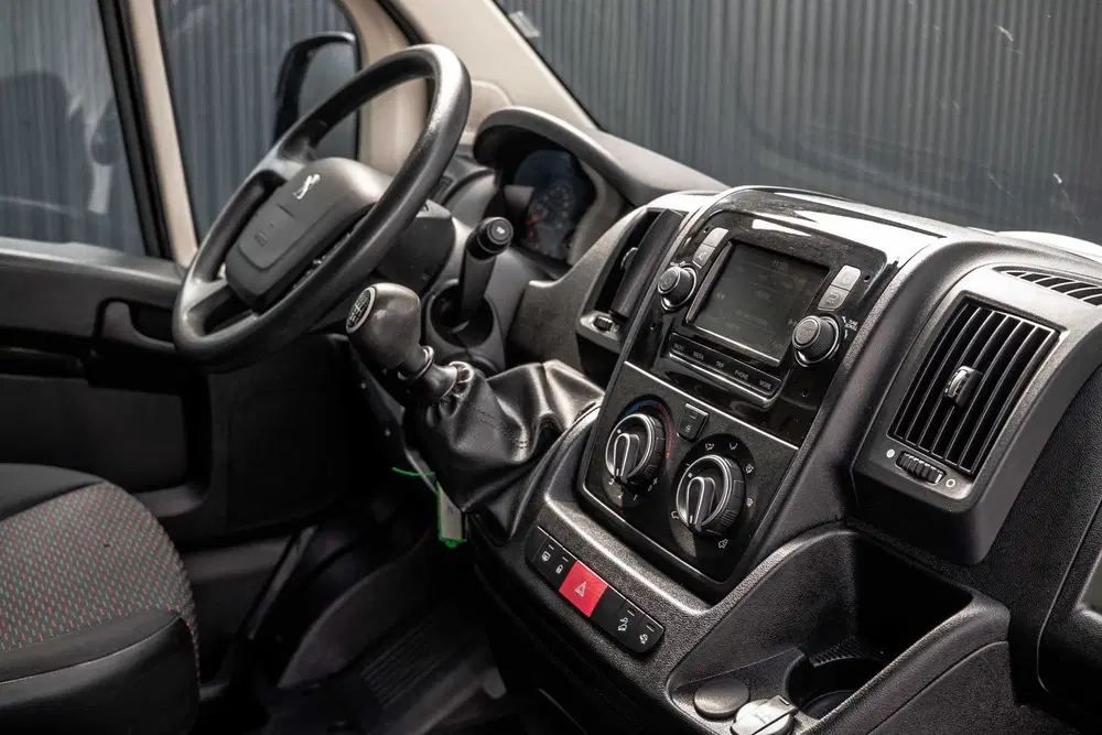 Peugeot Boxer 2.2 BlueHDi 120 L1H1 uit 2021, foto 2