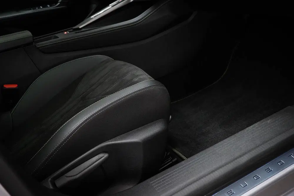 Peugeot 308 1.6 Plug-in Hybrid 225 GT uit 2023, foto 14