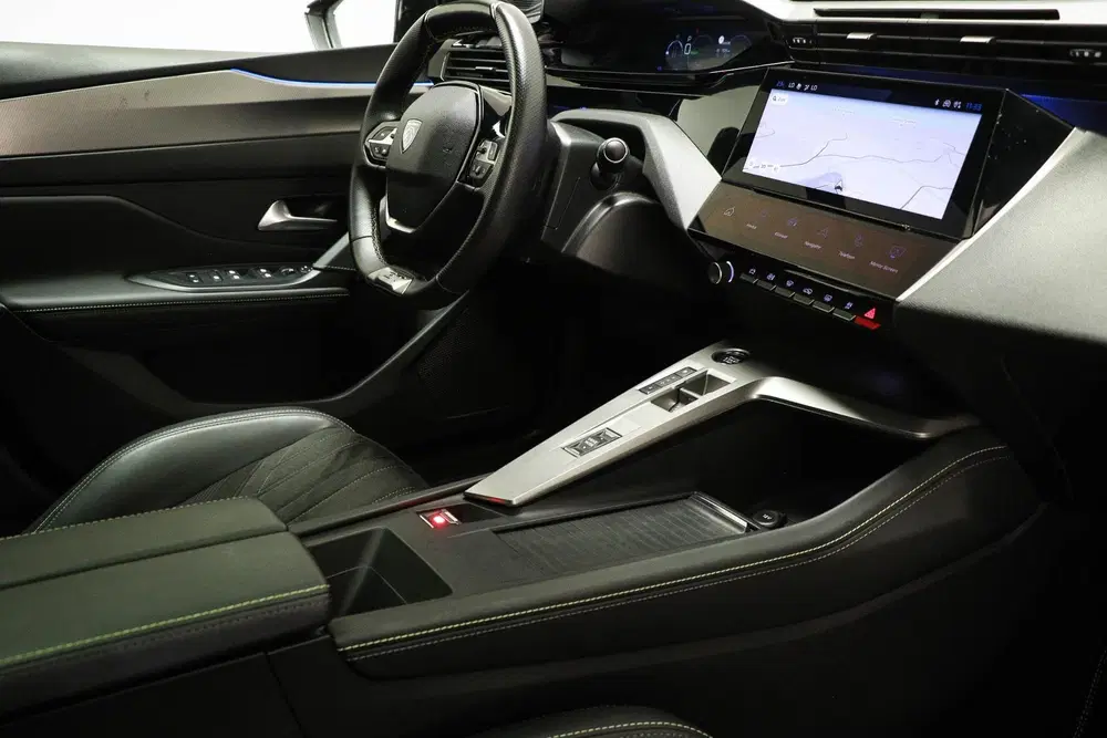 Peugeot 308 1.6 Plug-in Hybrid 225 GT uit 2023, foto 3