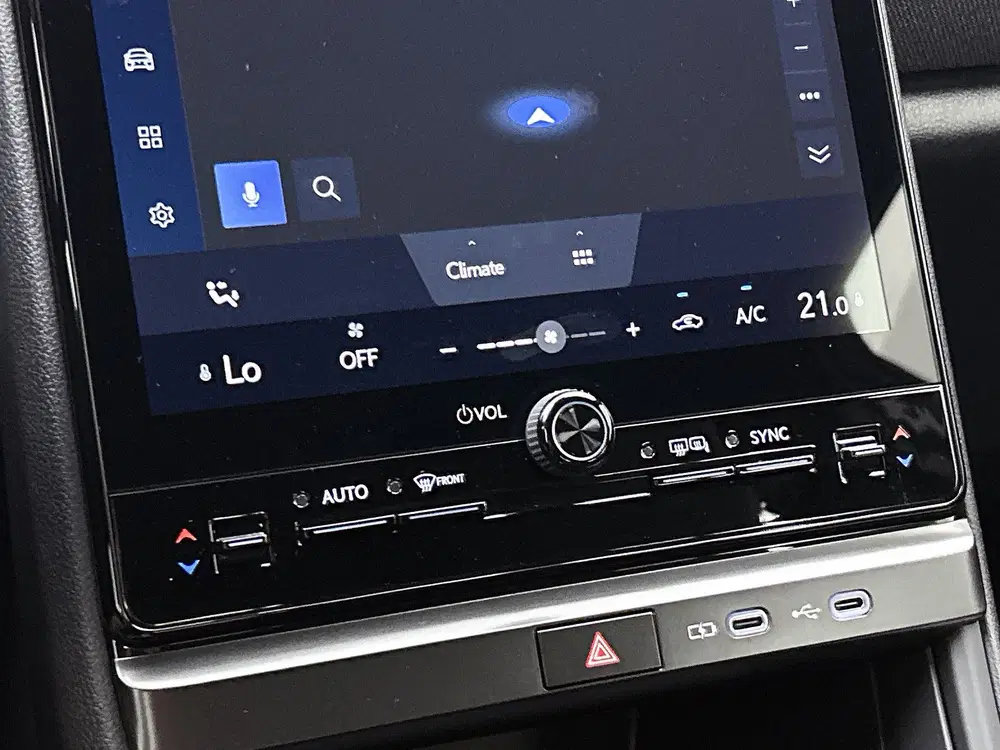 Lexus LBX 2WD uit 2024, foto 9