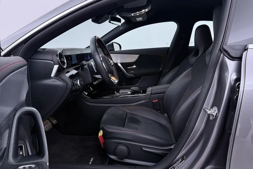 Mercedes-Benz CLA 250e Business Line uit 2023, foto 3