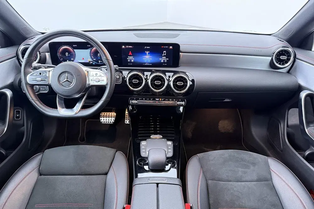 Mercedes-Benz CLA 250e Business Line uit 2023, foto 4