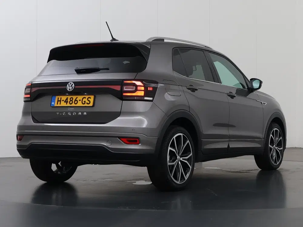 Volkswagen T-Cross 1.0 TSI R-Line uit 2019, foto 2