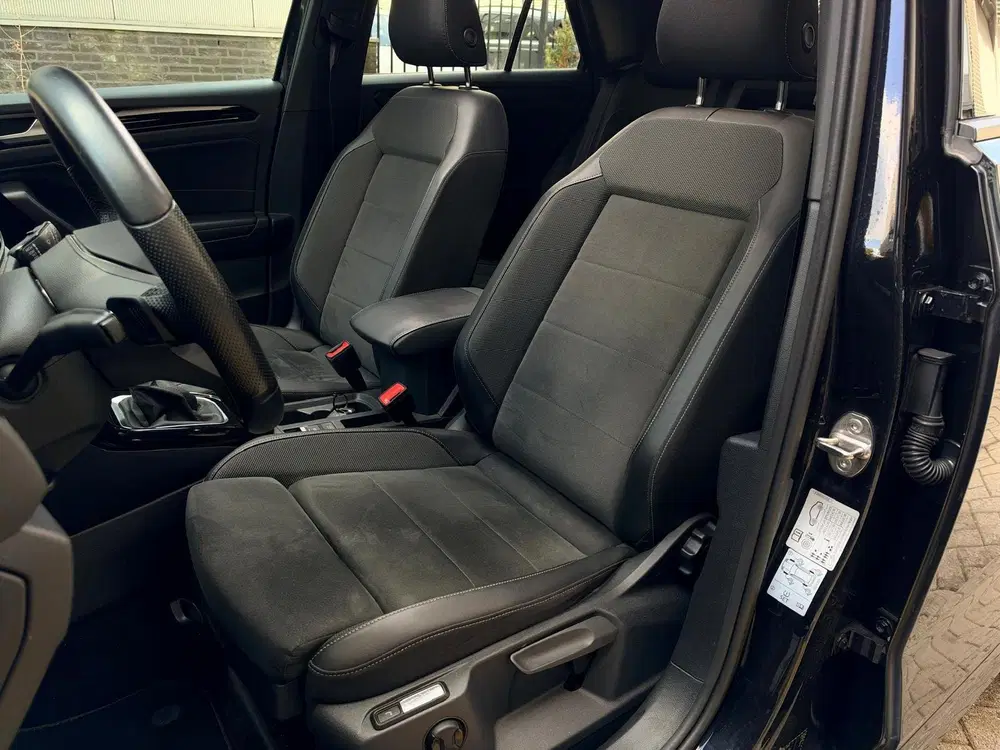 Volkswagen T-Roc 1.5 TSI Life Business Business R [Pano uit 2022, foto 13