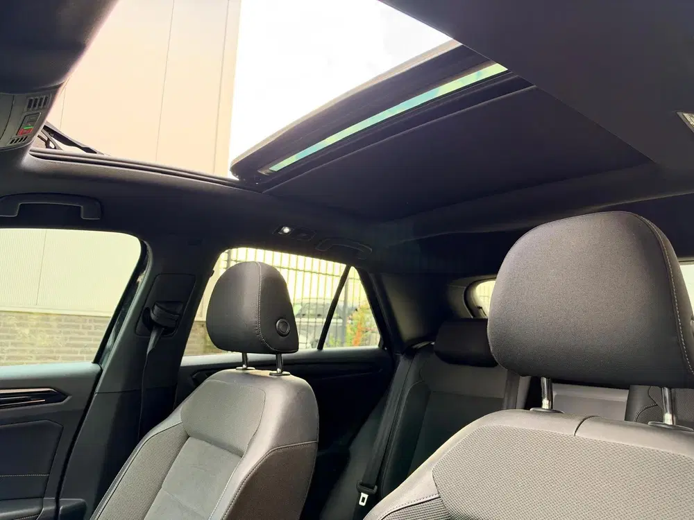 Volkswagen T-Roc 1.5 TSI Life Business Business R [Pano uit 2022, foto 14