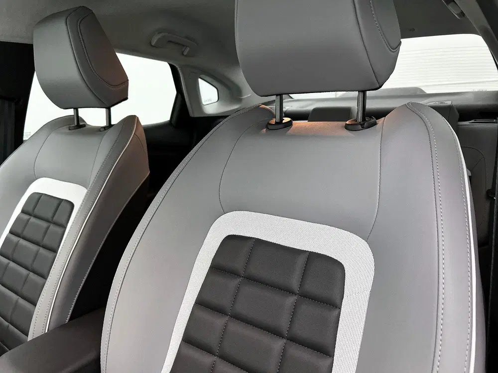 Citroën C4 Citroen C4 X 1.2 Hybrid 145 Business CAMER uit 2025, foto 15