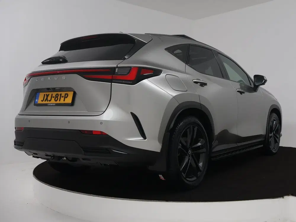 Lexus NX 450h+ AWD 35th Edition uit 2026, foto 2