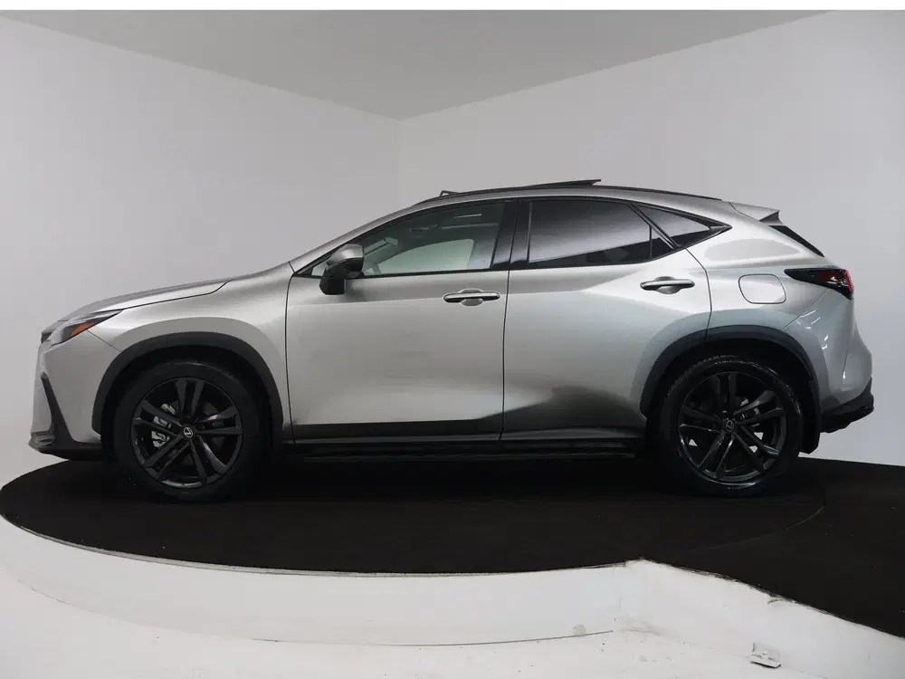 Lexus NX 450h+ AWD 35th Edition uit 2026, foto 3