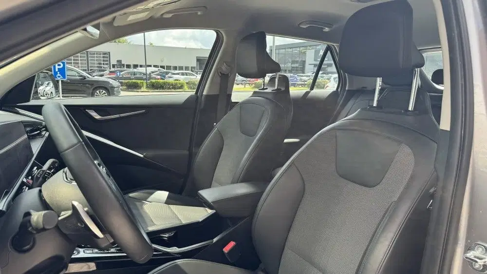 Kia Niro DynamicLine 64 kWh uit 2023, foto 9