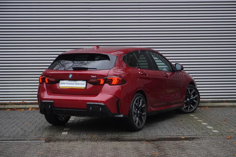 BMW 1-serie 120 M Sportpakket uit 2025, foto 2