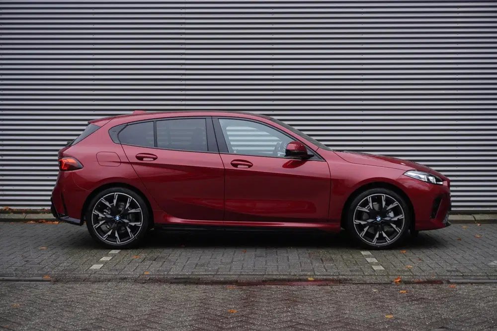 BMW 1-serie 120 M Sportpakket uit 2025, foto 4