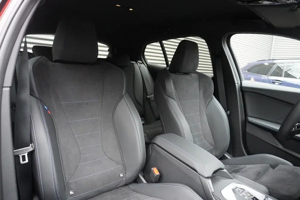 BMW 1-serie 120 M Sportpakket uit 2025, foto 8