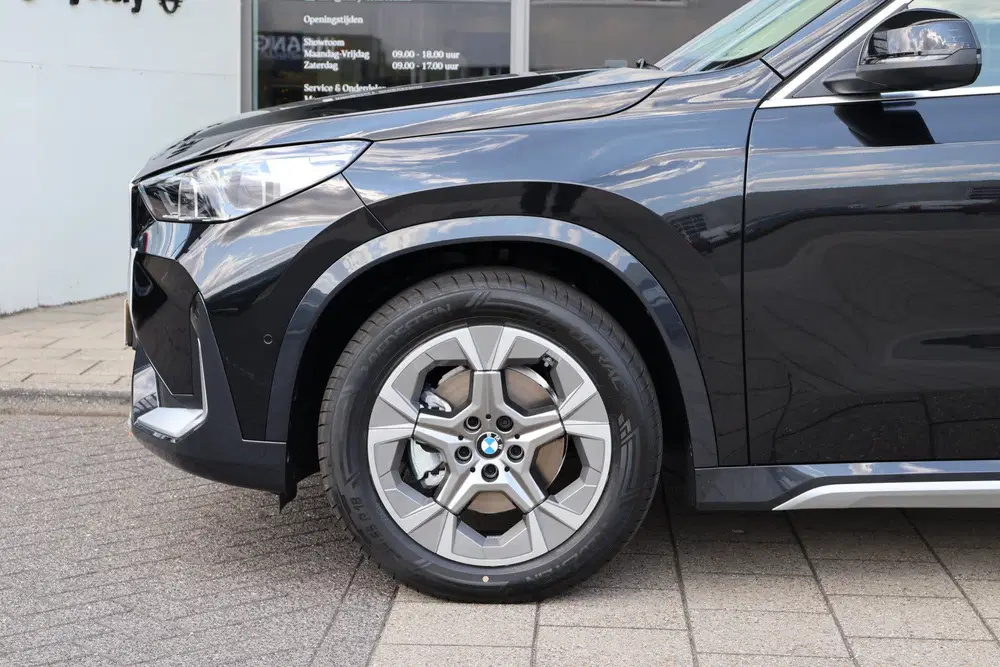 BMW iX1 eDrive20 xLine uit 2026, foto 4