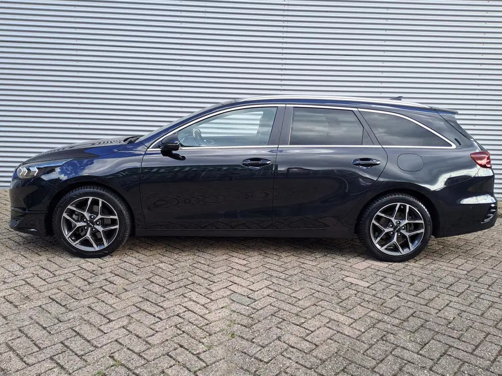 Kia Ceed 1.0 T-GDi ExecutiveLine uit 2024, foto 2