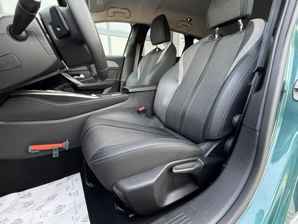 Peugeot 308 1.2 PureTech Allure Pack Aut. Trekhk 360-C uit 2022, foto 4
