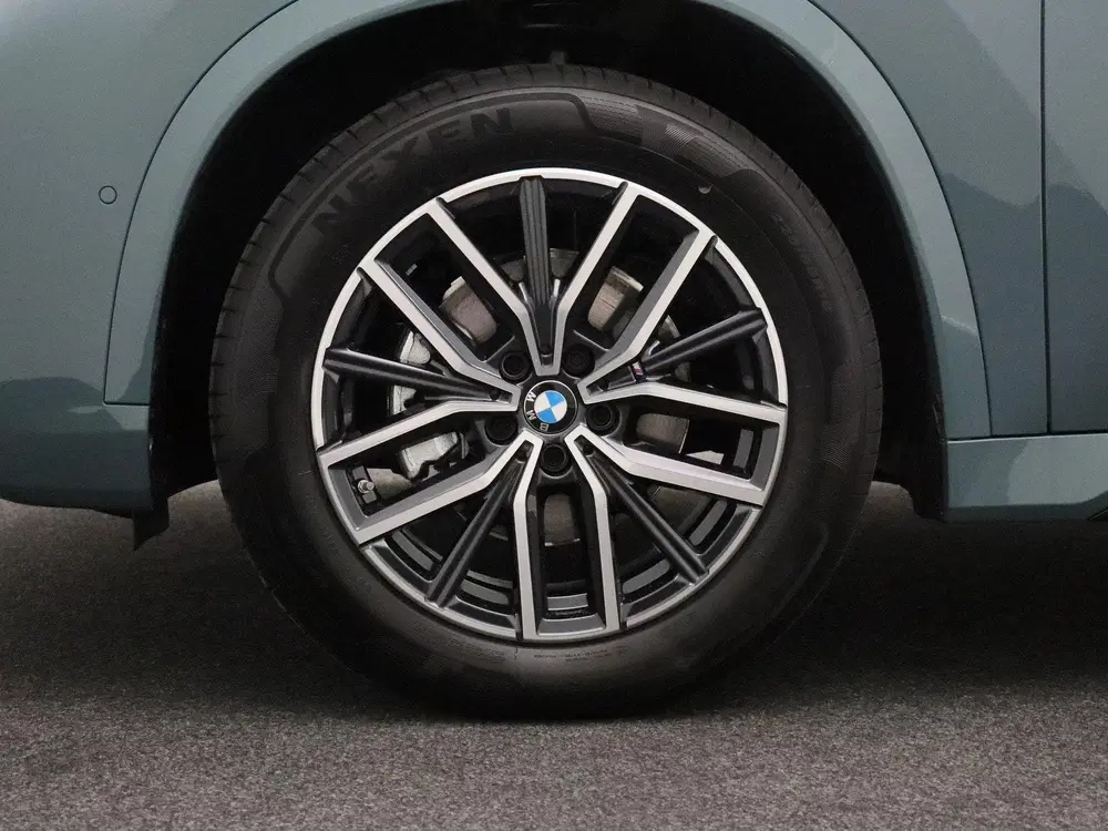 BMW iX1 eDrive20 M Sport Edition uit 2026, foto 9