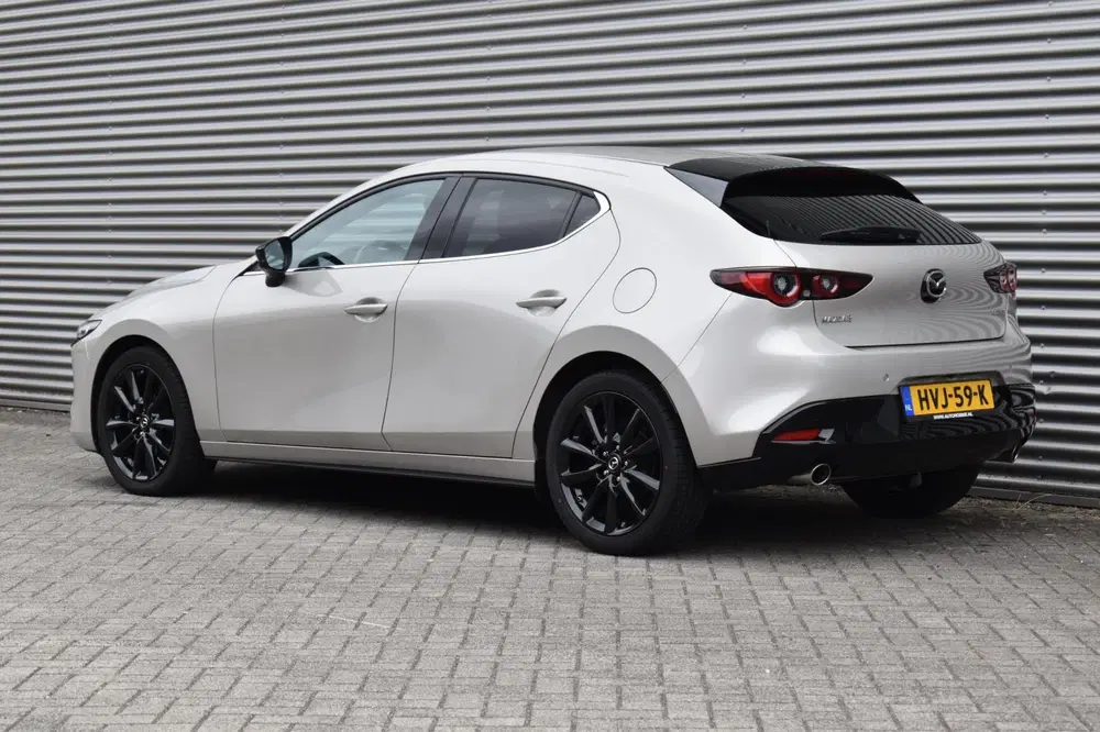 Mazda 3 2.0 e-SkyActiv-G M Hybrid HOMURA uit 2022, foto 3