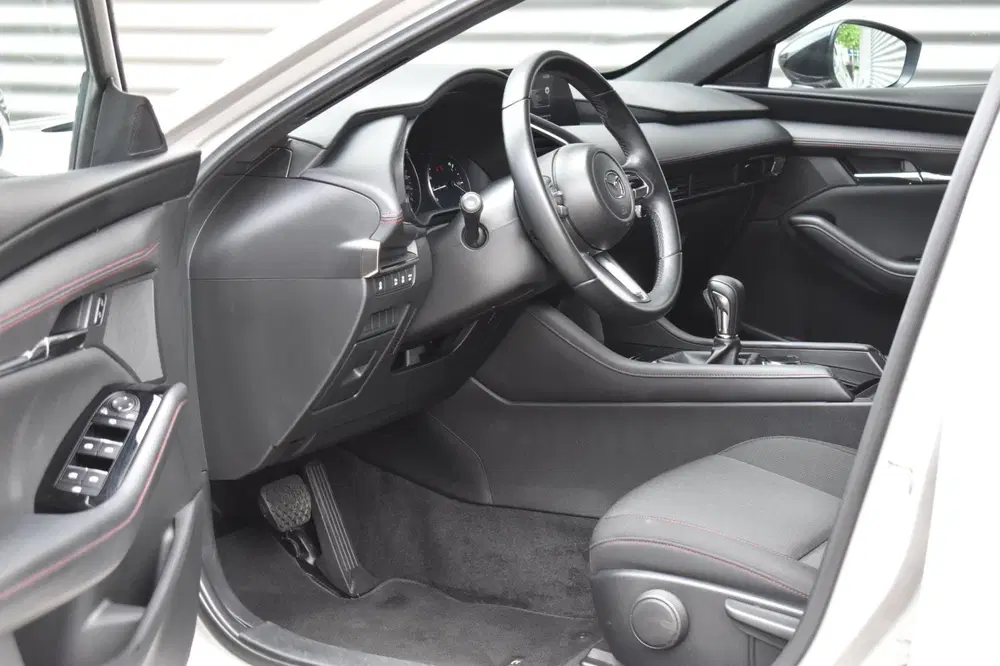 Mazda 3 2.0 e-SkyActiv-G M Hybrid HOMURA uit 2022, foto 8