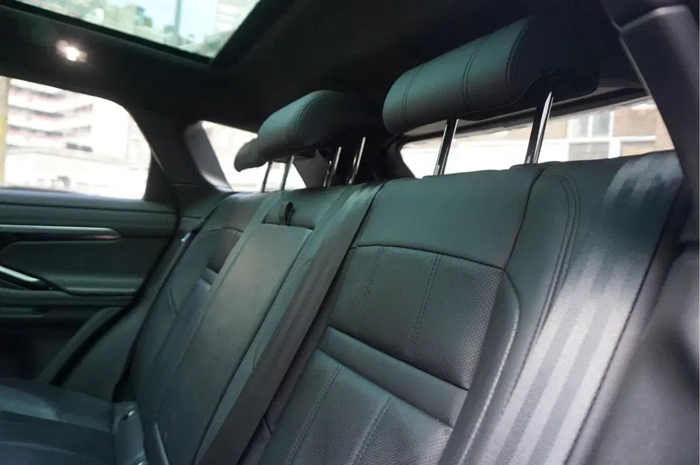 Land Rover Range Rover Evoque 2.0 D180 AWD R-Dynamic HSE uit 2019, foto 9