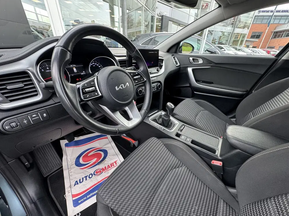 Kia Ceed 1.5 T-GDi DynamicLine uit 2024, foto 10