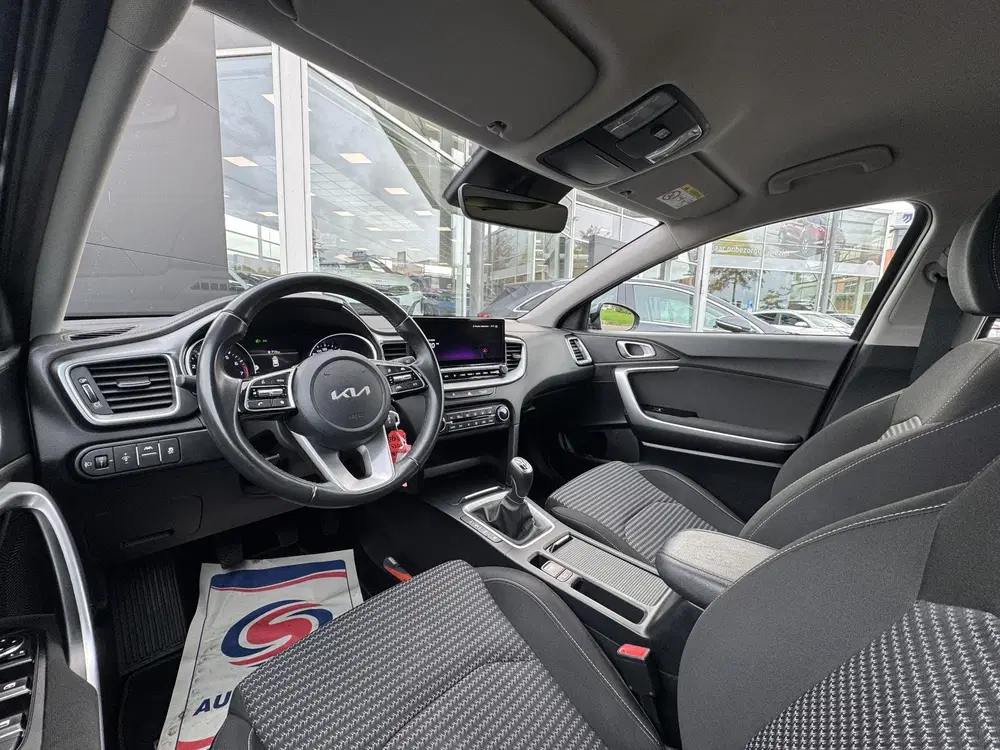Kia Ceed 1.5 T-GDi DynamicLine uit 2024, foto 12