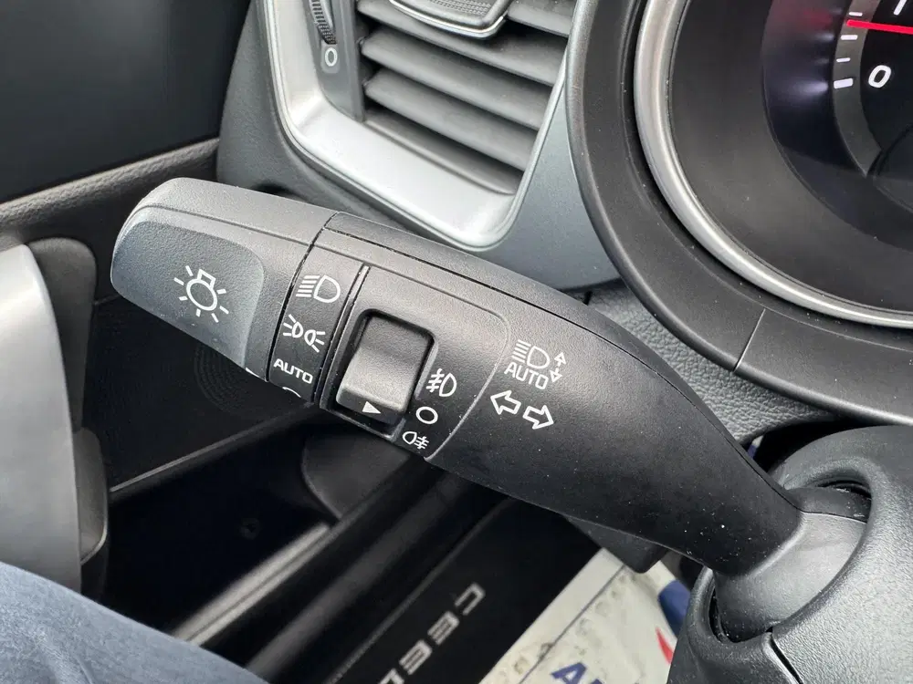 Kia Ceed 1.5 T-GDi DynamicLine uit 2024, foto 14