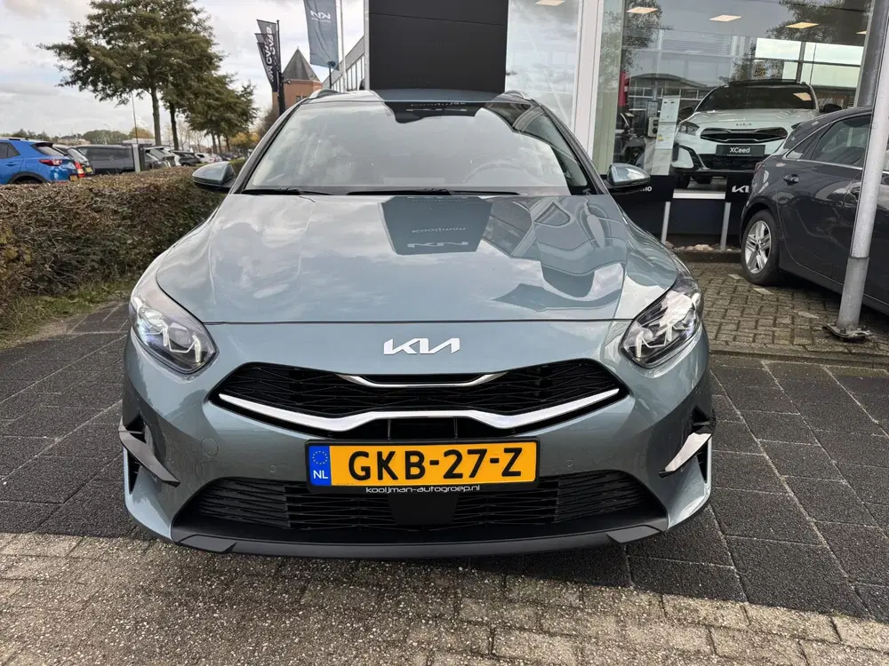 Kia Ceed 1.5 T-GDi DynamicLine uit 2024, foto 2