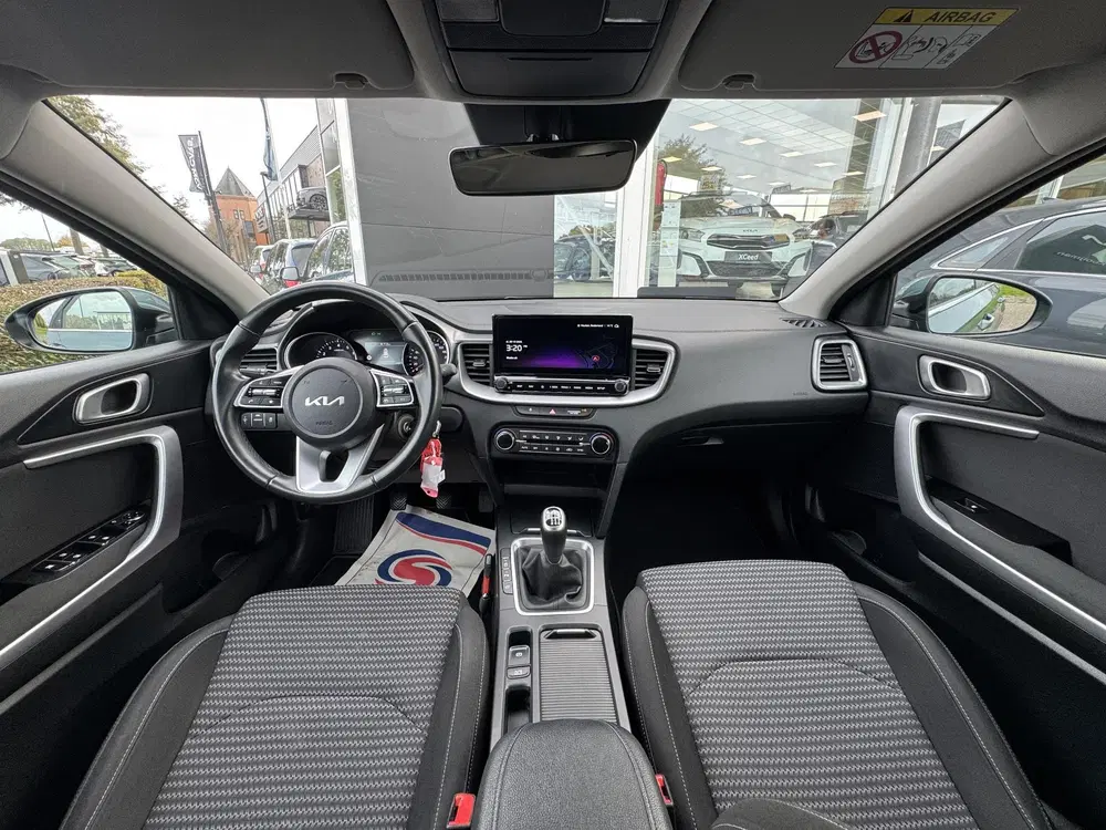 Kia Ceed 1.5 T-GDi DynamicLine uit 2024, foto 8