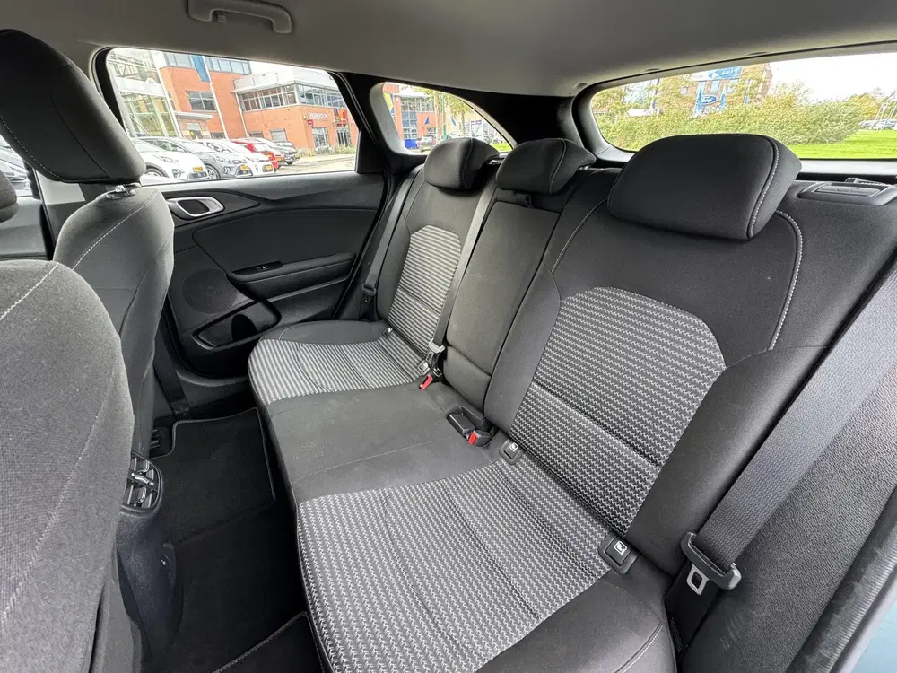 Kia Ceed 1.5 T-GDi DynamicLine uit 2024, foto 9