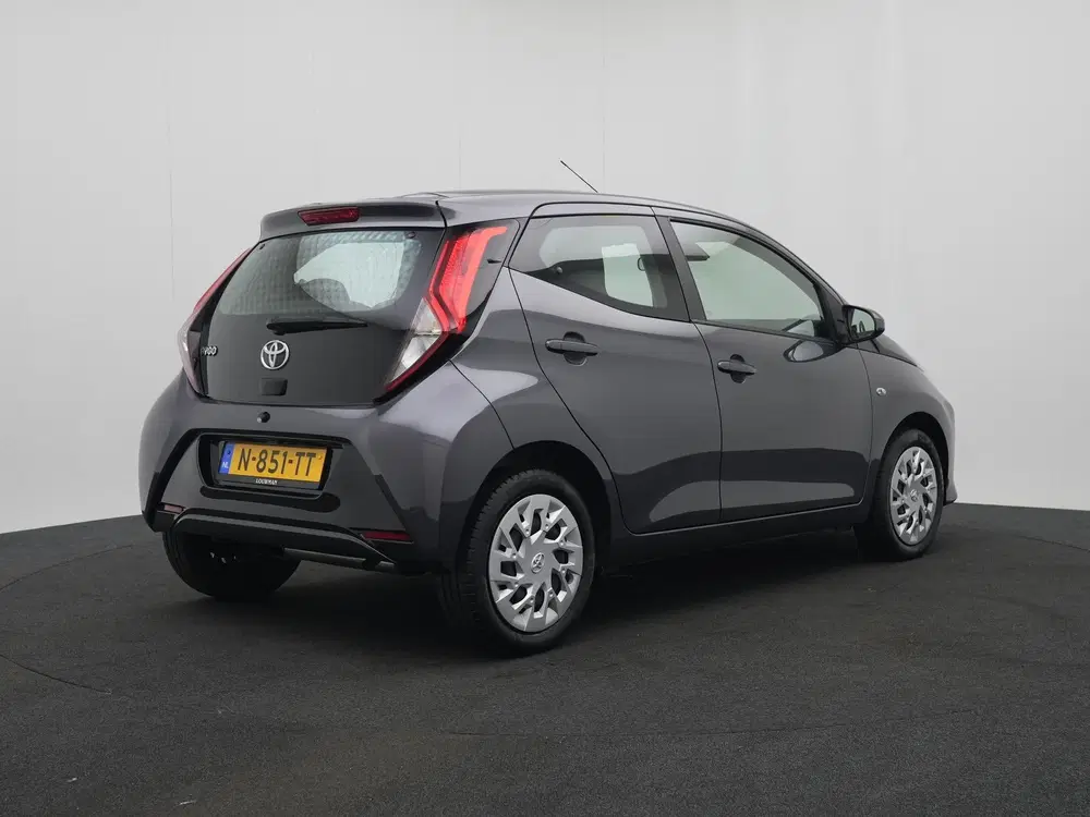 Toyota Aygo 1.0 VVT-i x-play uit 2022, foto 2