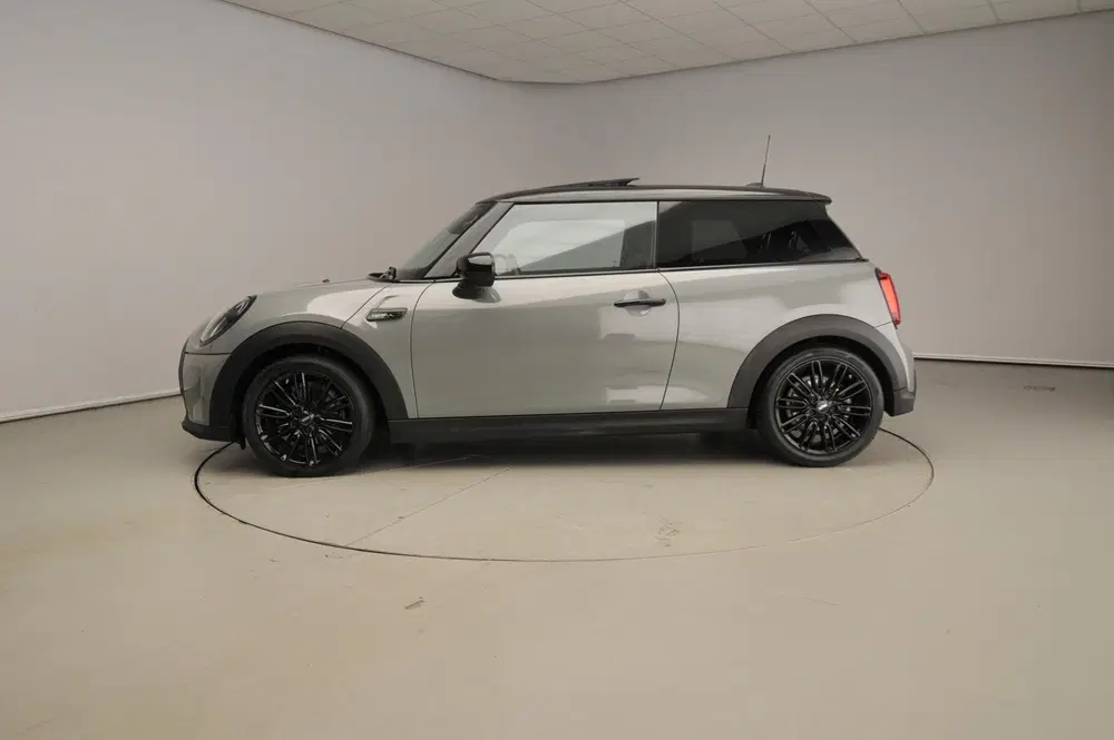 Mini Cooper 1.5 Cooper uit 2022, foto 2