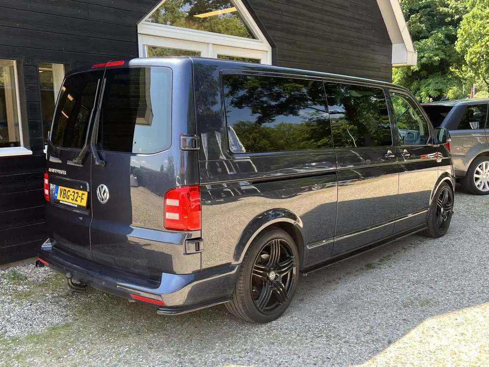 Volkswagen Transporter 2.0 TDI L2H1 DC Highline 204PK uit 2019, foto 3