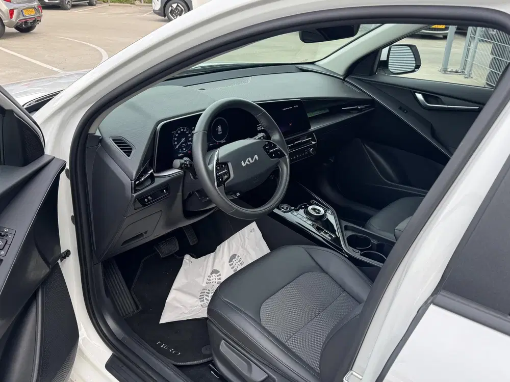 Kia Niro Light Advanced 64.8 kWh Privacyglass uit 2025, foto 3