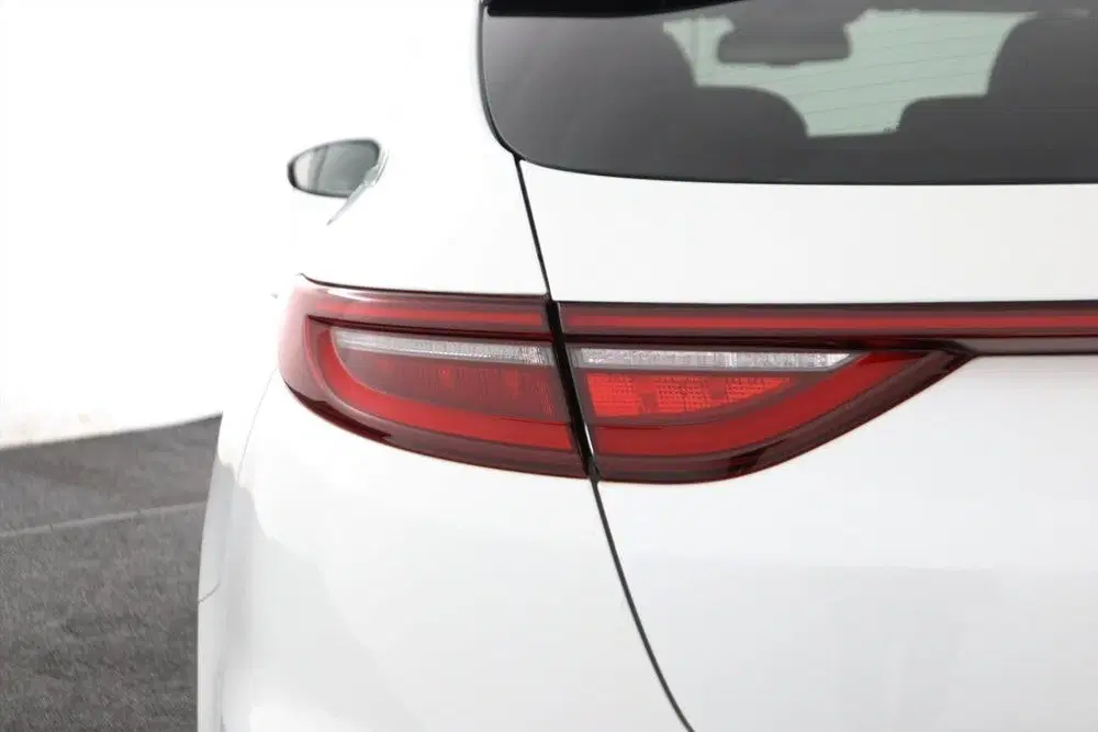 Kia ProCeed 1.6 T-GDI GT DCT7 AUTOMAAT 204PK ECC uit 2019, foto 12