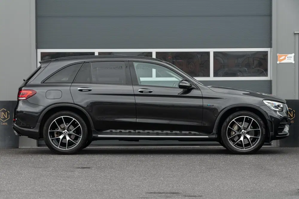 Mercedes-Benz GLC Mercedes GLC-klasse 300e 4MATIC AMG uit 2020, foto 10