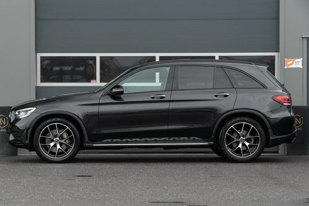 Mercedes-Benz GLC Mercedes GLC-klasse 300e 4MATIC AMG uit 2020, foto 11