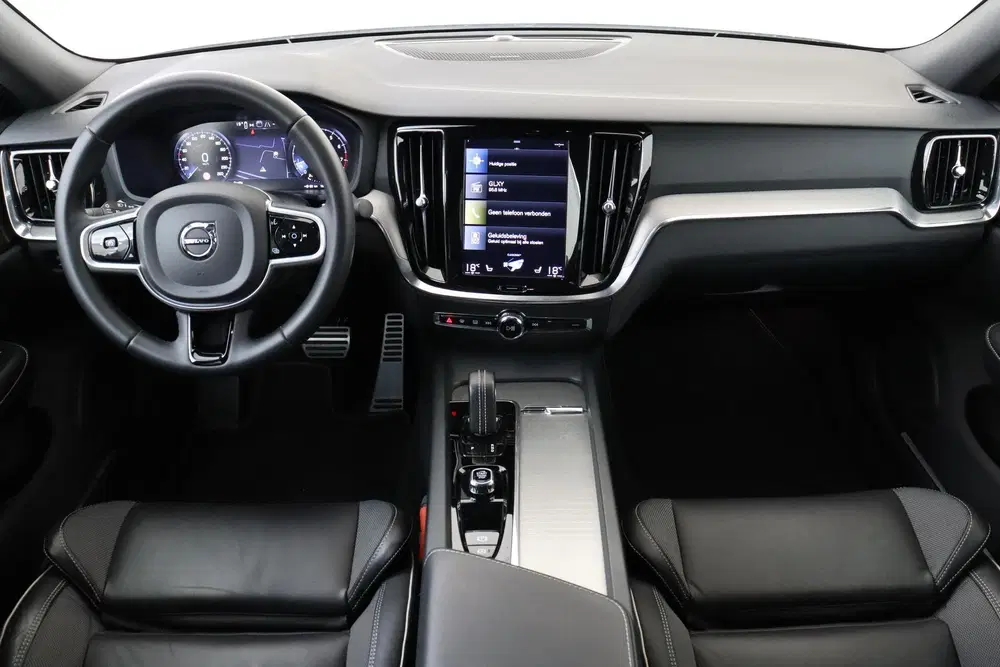 Volvo S60 B3 (M-HYBRID) R-DESIGN -HARMAN uit 2022, foto 4