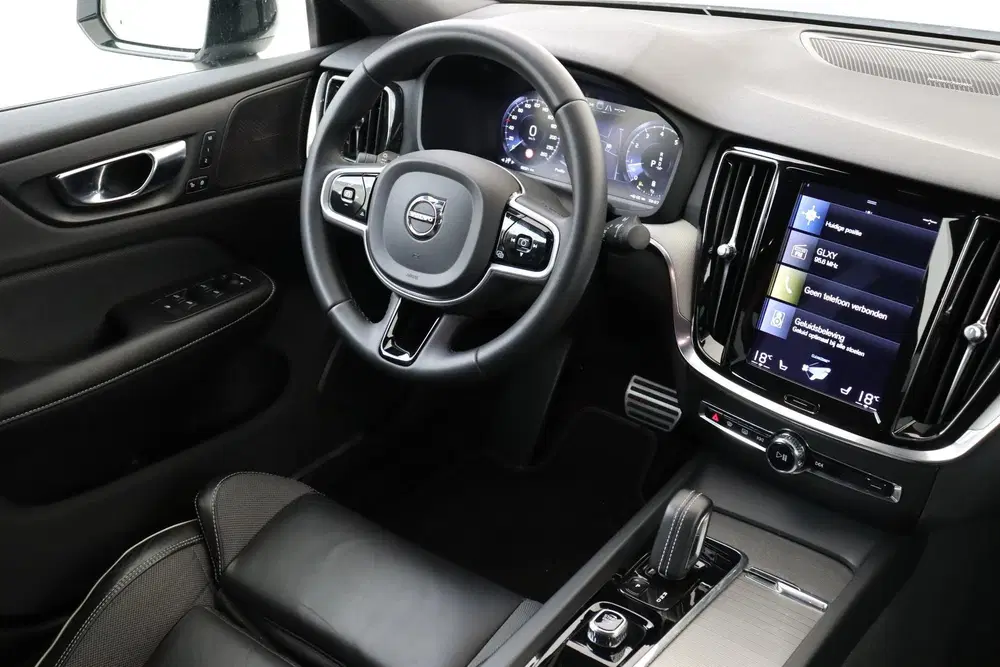 Volvo S60 B3 (M-HYBRID) R-DESIGN -HARMAN uit 2022, foto 6
