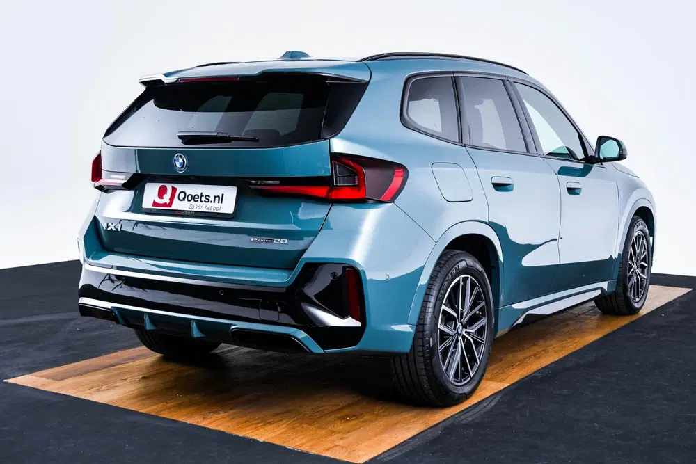 BMW iX1 eDrive20 67 kWh M Sport Edition Driving As uit 2025, foto 2