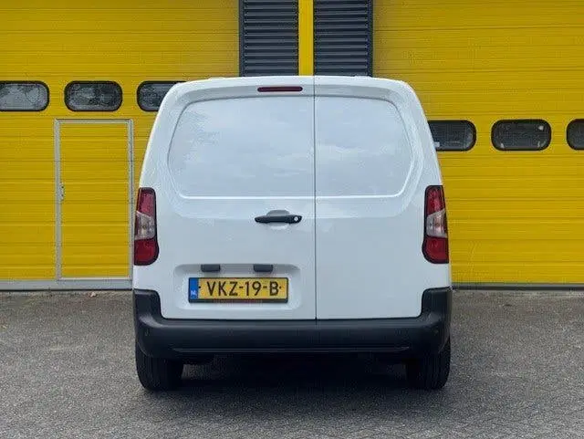 Peugeot Partner 1.2 Airco uit 2021, foto 4